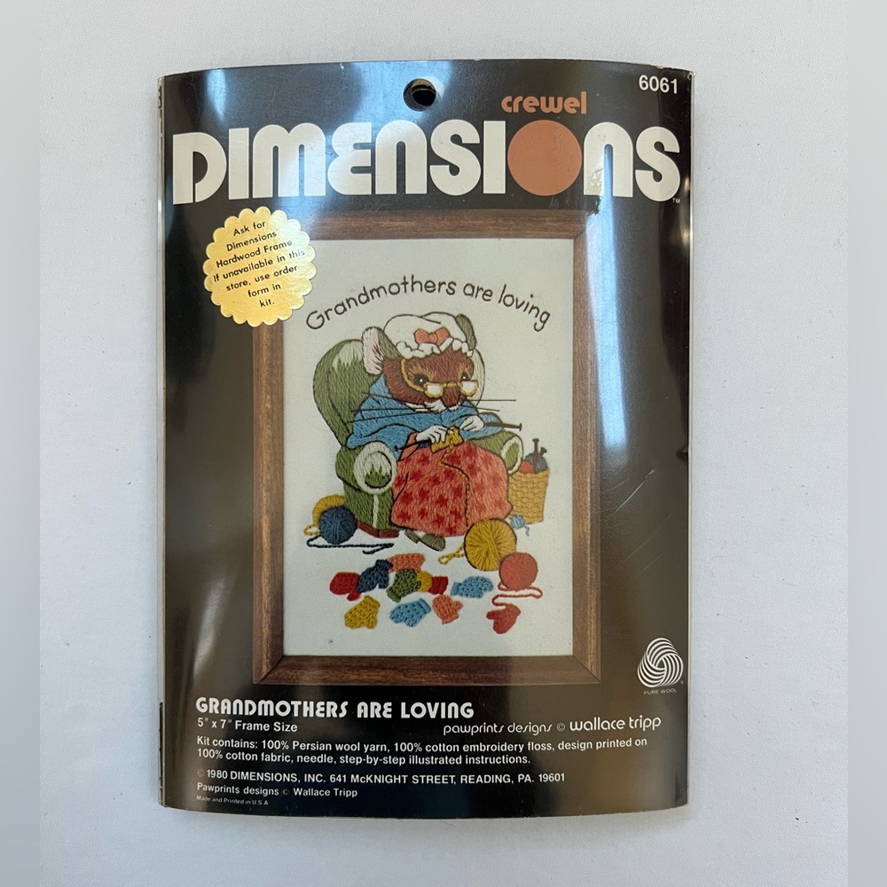 Dimensions Crewel GRANDMOTHERS ARE LOVING Kit 6061 Framed Size 5" x 7" Squirrel